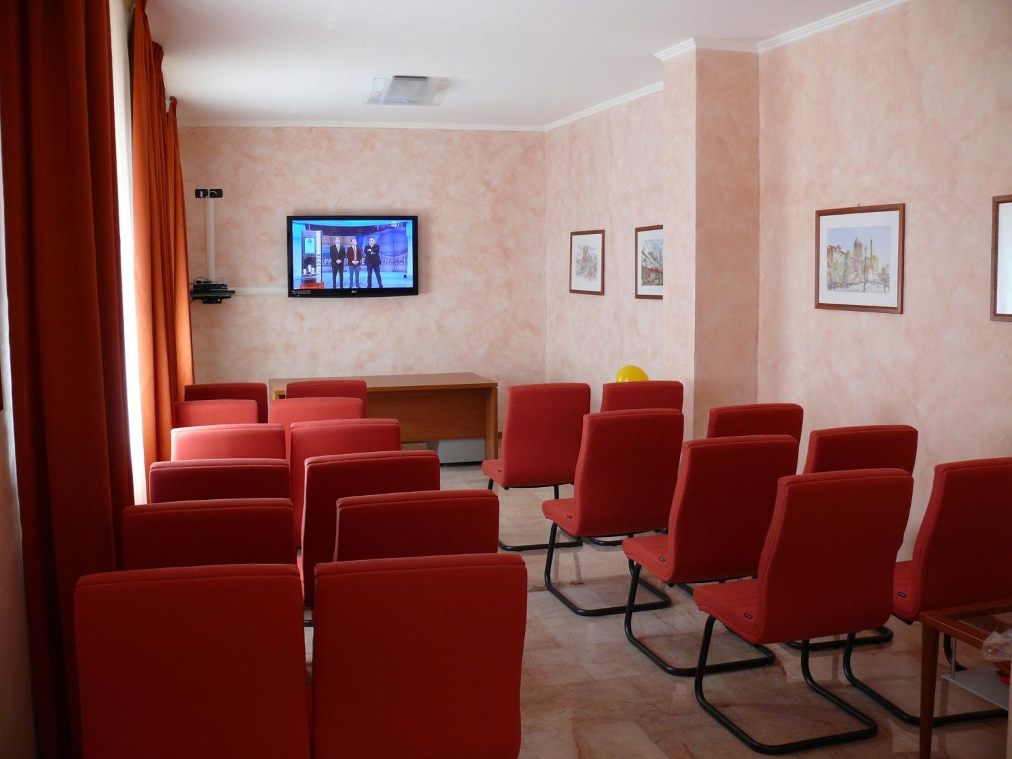 Albergo Casa Del Pellegrino Monte Sant'Angelo Bagian luar foto